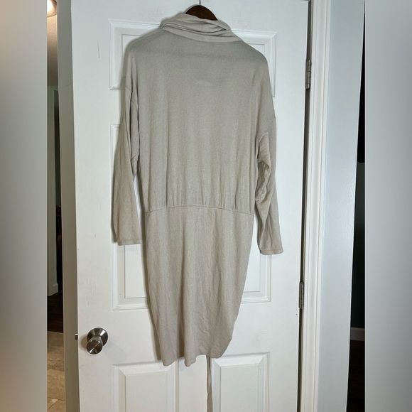 FREE PEOPLE Women’s Beige Ruched Dolman Sleeve Dress - Medium - Picture 4 of 5